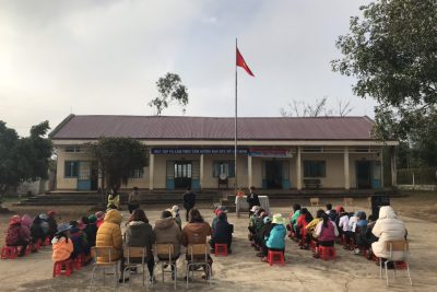 Tuyên truyền dưới cờ về cách phòng tránh dịch bệnh Corona