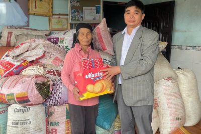 THĂM HỎI, TRI ÂN GIA ĐÌNH CHÍNH SÁCH CÓ CÔNG VỚI CÁCH MẠNG